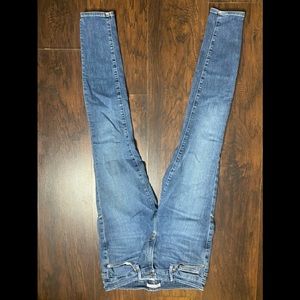 Good American Jean 31